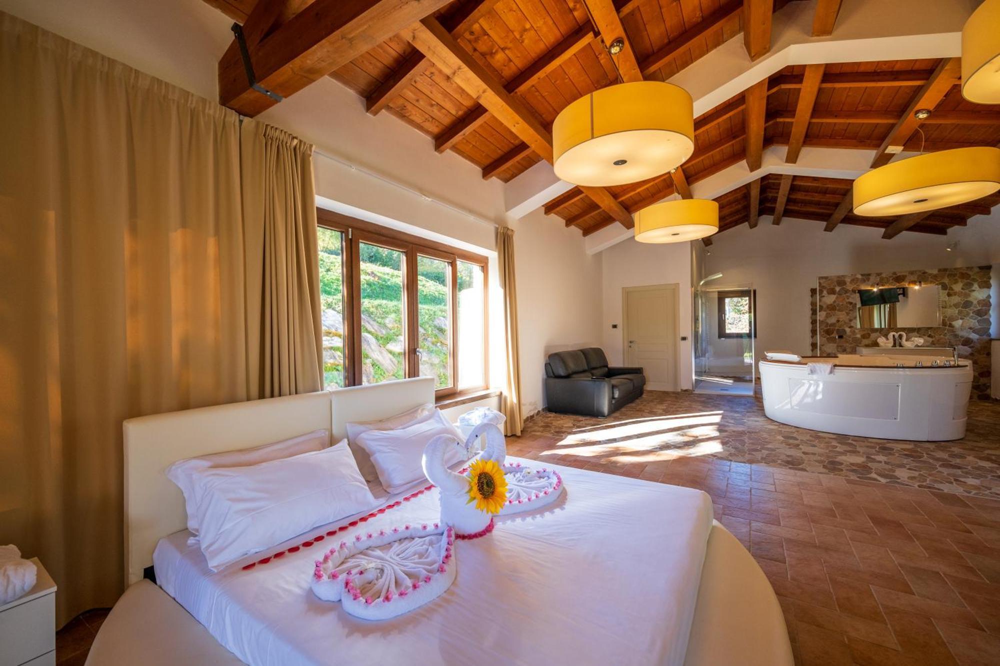 Agriturismo Borgo Biaia Camporgiano Exterior foto