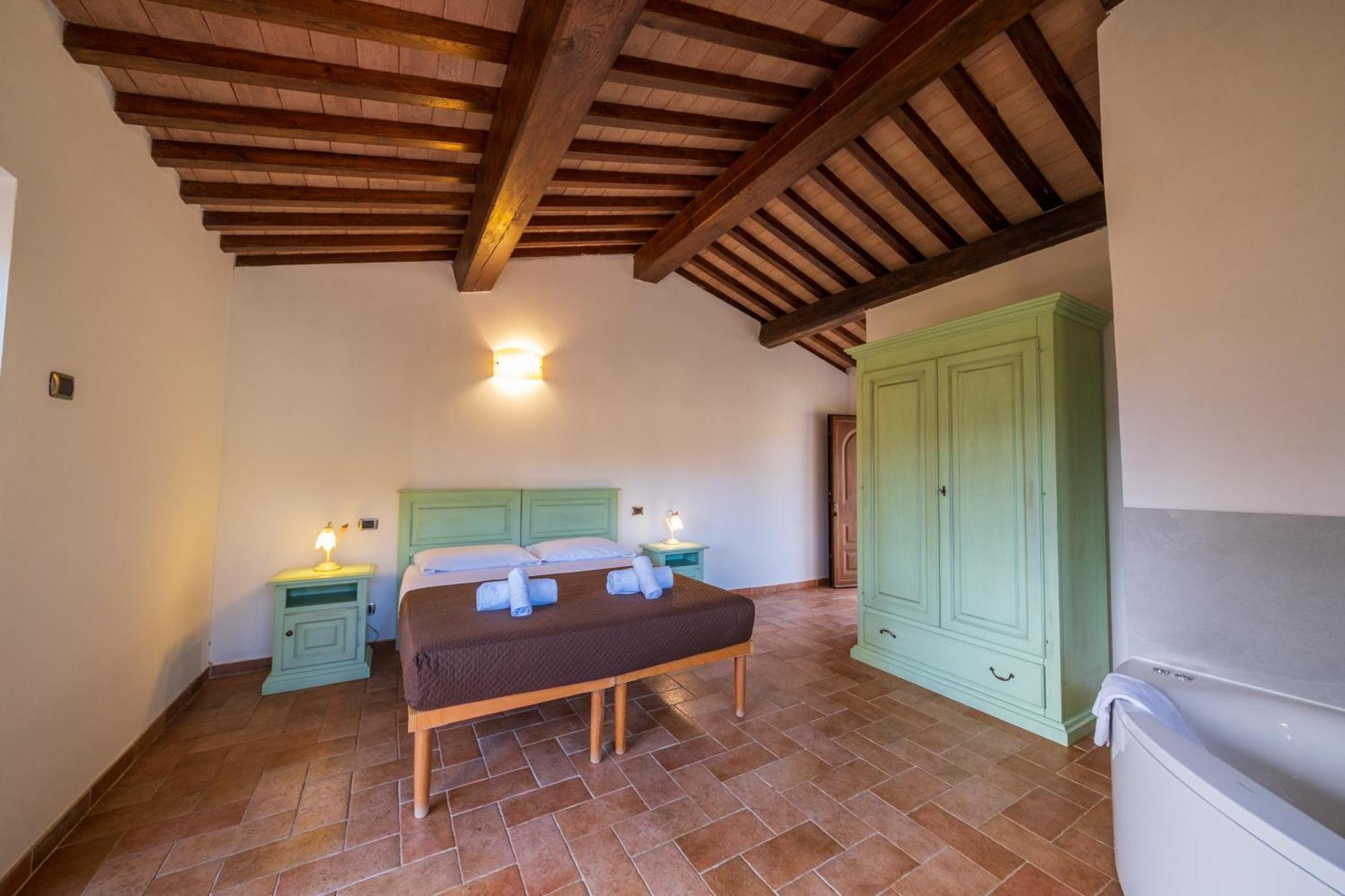 Agriturismo Borgo Biaia Camporgiano Exterior foto